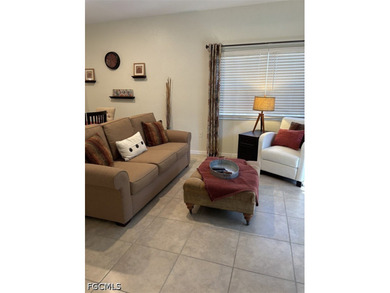UNFURNISHED. Move in 3BR first floor end unit, with one car - photo 5