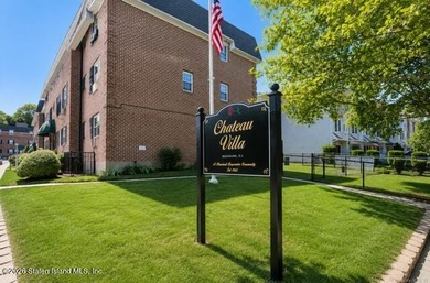 Updated 1-bedroom, 1-bath home featuring a modern kitchen, wood - photo 17