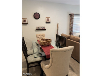 UNFURNISHED. Move in 3BR first floor end unit, with one car - photo 10