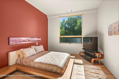 Discover this well-located and immaculately kept three-bedroom - photo 22