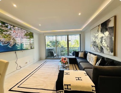 Turnkey 1BD/1BA upgraded in 2022 with tile floors, upgraded bath - photo 4