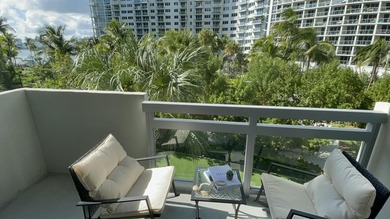 Turnkey 1BD/1BA upgraded in 2022 with tile floors, upgraded bath - photo 9