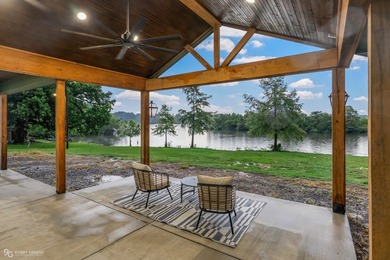 Experience refined lakefront living in this brand-new custom - photo 3
