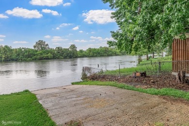 Experience refined lakefront living in this brand-new custom - photo 7