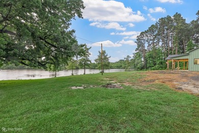 Experience refined lakefront living in this brand-new custom - photo 9