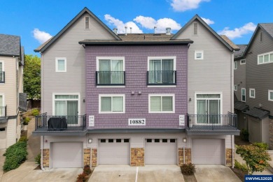 A Peaceful Hillsboro Retreat with Everyday Convenience Nestled