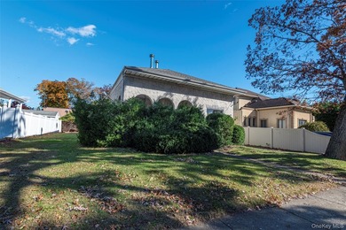 Welcome to 43 Wynsum Avenue in Merrick! The perfect opportunity - photo 5