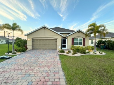 (private lake, pond, creek) Home For Sale in Cape Coral Florida