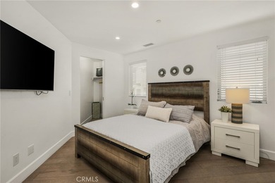 Ideally located approximately one block from the beach with - photo 11