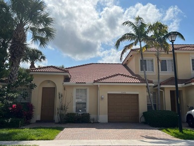 Charming Home in Oakland, FL 3 - Bedroom, 2 - Bathroom home IN - photo 1