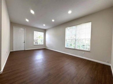 Charming Home in Oakland, FL 3 - Bedroom, 2 - Bathroom home IN - photo 4
