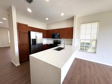 Charming Home in Oakland, FL 3 - Bedroom, 2 - Bathroom home IN - photo 6