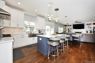 This Lee Kirsch custom-built colonial offers the perfect blend - photo 19