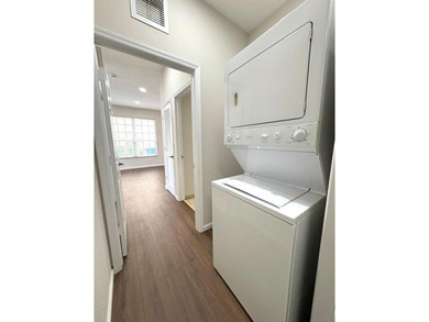 Charming Home in Oakland, FL 3 - Bedroom, 2 - Bathroom home IN - photo 9