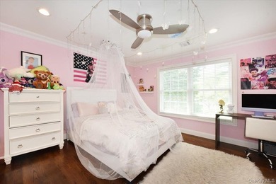 This Lee Kirsch custom-built colonial offers the perfect blend - photo 33