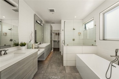Ideally located approximately one block from the beach with - photo 33