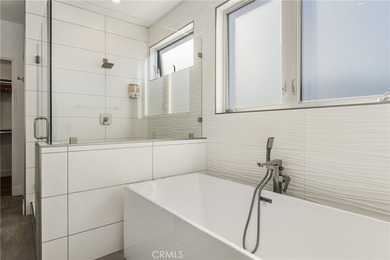 Ideally located approximately one block from the beach with - photo 35