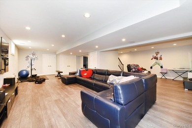 This Lee Kirsch custom-built colonial offers the perfect blend - photo 37