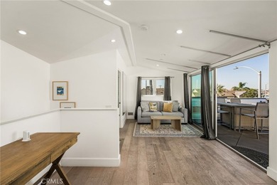 Ideally located approximately one block from the beach with - photo 43