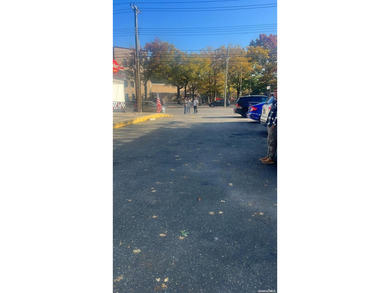 VACANT RESIDENTIAL LOT - Excellent opportunity for investors or - photo 1