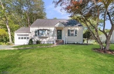 This is the home you have been waiting for! Well maintained 4 - photo 2