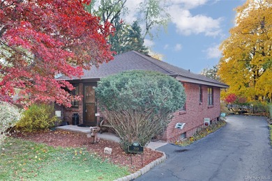 (private lake, pond, coastal) Home For Sale in New City New York