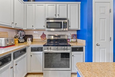 This beautiful townhome sits in the heart of Myrtle Beach, just - photo 14
