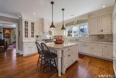 An unbeatable location, 37 Lantern Hill is set in one of - photo 14