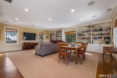An unbeatable location, 37 Lantern Hill is set in one of - photo 27