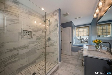 An unbeatable location, 37 Lantern Hill is set in one of - photo 30