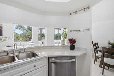 Opportunity! Rarely available and beautifully renovated - photo 6