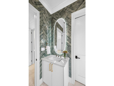 Perfectly oriented along the iconic coastline of Scenic 30A in - photo 11