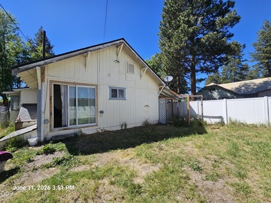 Spacious Chiloquin Home on a Corner Lot! This well-maintained - photo 13