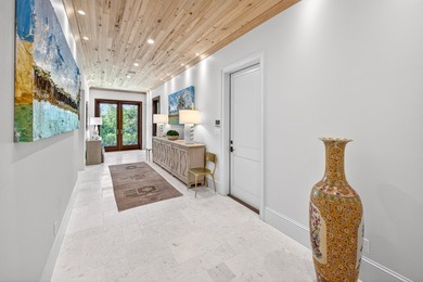 Perfectly oriented along the iconic coastline of Scenic 30A in - photo 17