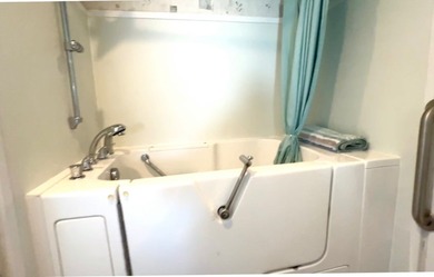 Enjoy easy Florida living in this beautifully maintained 3BR/2BA - photo 20