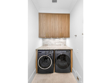 Perfectly oriented along the iconic coastline of Scenic 30A in - photo 37