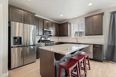 Come check out this spacious 2-story in scenic Saratoga Springs - photo 12