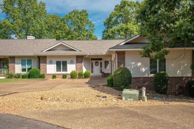 Lake Townhome/Townhouse For Sale in Hot Springs Village, Arkansas