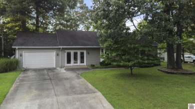 Charming 3 BR, 2 BA home located in the city limits of Kuttawa! - Lake Home For Sale in Kuttawa, Kentucky
