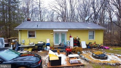 NO SHOWINGS. (Please do not bother the resident) A compact - photo 3