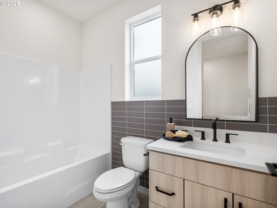 Welcome to easy coastal living in the heart of Lincoln City - photo 11