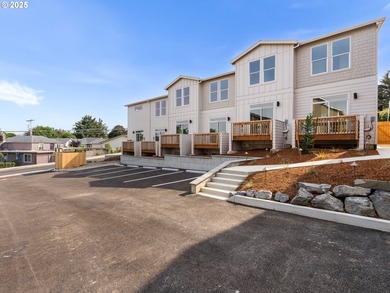 Welcome to easy coastal living in the heart of Lincoln City - photo 12