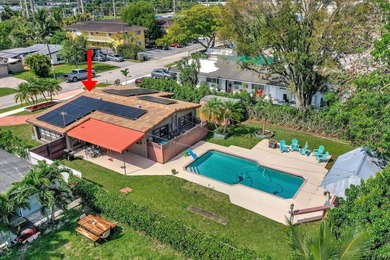 Beautifully maintained Lloyd Estates home with no HOA. Spacious - photo 25
