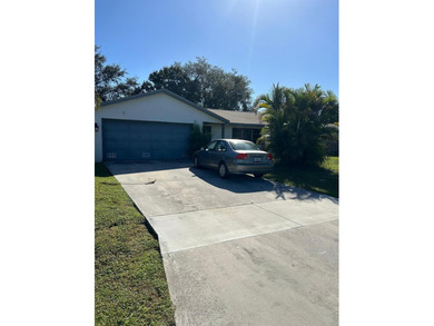 DON'T MISS THIS EXCEPTIONAL OPPORTUNITY! This well-maintained - photo 1