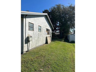 DON'T MISS THIS EXCEPTIONAL OPPORTUNITY! This well-maintained - photo 2