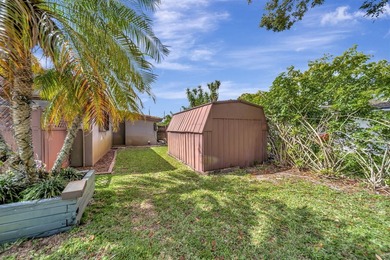 Beautifully maintained Lloyd Estates home with no HOA. Spacious - photo 35