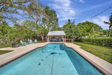 Beautifully maintained Lloyd Estates home with no HOA. Spacious - photo 36