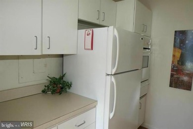 With an unbeatable location, outstanding amenities, utilities - photo 7