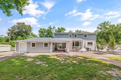 Welcome home to this classic two-story home, perfectly - photo 40