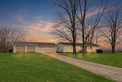 (private lake, pond, creek) Home For Sale in Ingraham Illinois